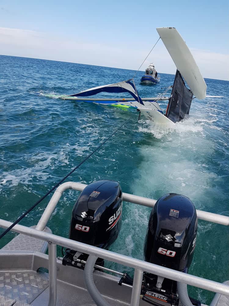 חילוץ כלי שייט על ידי צוות מרינה תל אביב